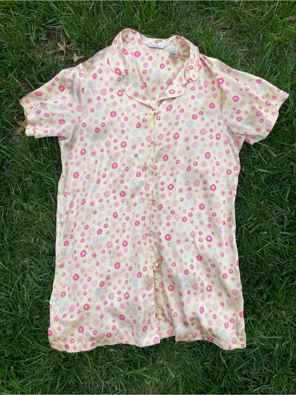 Vintage 90s delicates Floral Pajama Top Yellow Pink Frog Buttons